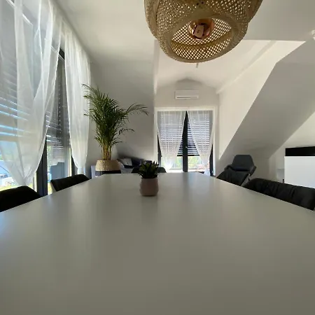 아파트 Lazy Deer -